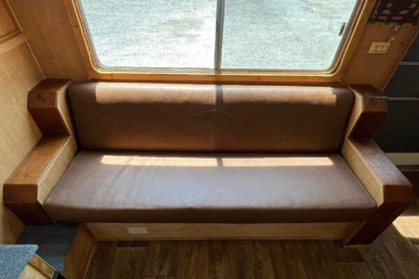 2006 Featherlite 8412LQ 4 Horse Trailer with 12′ Short Wall - Image 16