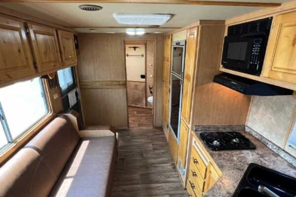 2006 Featherlite 8412LQ 4 Horse Trailer with 12′ Short Wall - Image 15