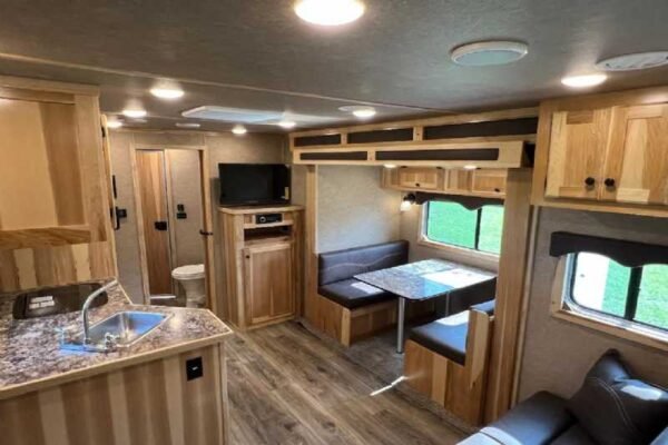 2024 Lakota Charger 8411RKGLQ 4 Horse Trailer with 11′ Short Wall - Image 21