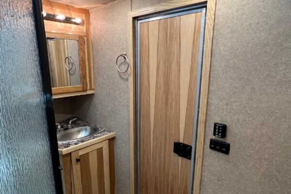 2024 Lakota Charger 8411RKGLQ 4 Horse Trailer with 11′ Short Wall - Image 13