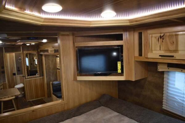 2021 Lakota BIGHORN 8316SRGLQ 3 Horse Trailer with 16′ Short Wall - Image 32