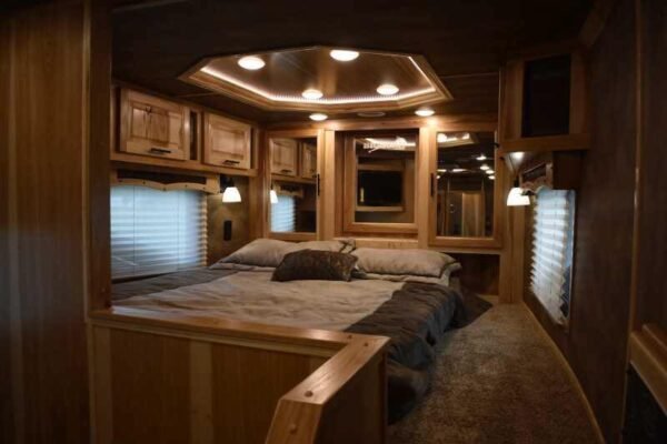 2021 Lakota BIGHORN 8316SRGLQ 3 Horse Trailer with 16′ Short Wall - Image 29