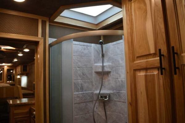2021 Lakota BIGHORN 8316SRGLQ 3 Horse Trailer with 16′ Short Wall - Image 20