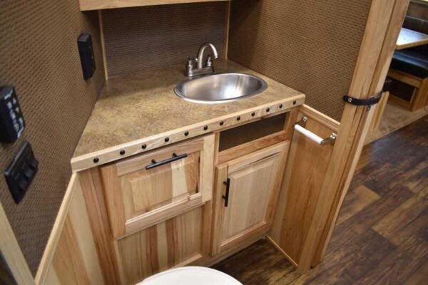 2021 Lakota BIGHORN 8316SRGLQ 3 Horse Trailer with 16′ Short Wall - Image 18