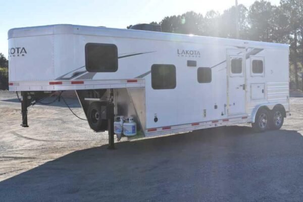 2022 Lakota Charger LQ 2 Horse Trailer with 9′ Short Wall - Image 6
