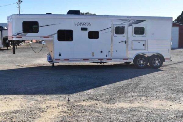 2022 Lakota Charger LQ 2 Horse Trailer with 9′ Short Wall - Image 7