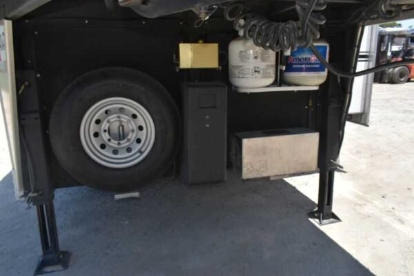 2005 Sundowner Sunlite  6LQ Horse Trailer with 11′ Short Wall 725 Grand Sierra 8612GLQ MidTack - Image 47