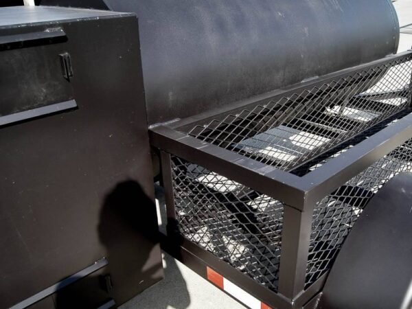250 Gallon Pull-Behind BBQ Smoker Single Door - Image 15