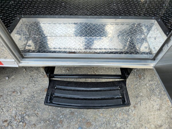 8.5' X 30' Custom Gooseneck Enclosed Trailer - Image 13