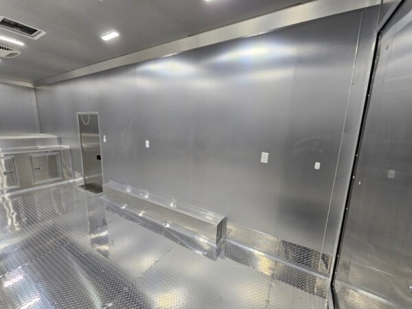 8.5' X 30' Custom Gooseneck Enclosed Trailer - Image 17