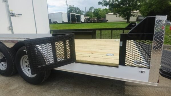 8.5' x 20' White V-Nose Hybrid Enclosed Trailer - Image 6